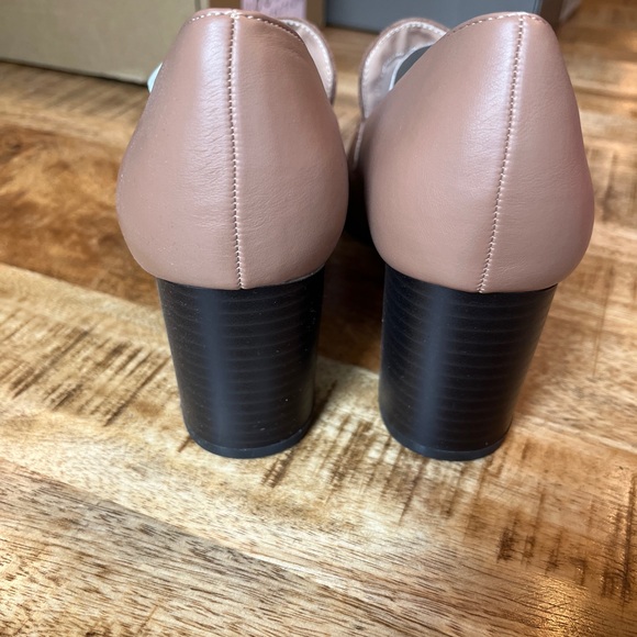 Journee Collection Tan Women's Loafers NIB Sz 9 New Taupe - Picture 10 of 13